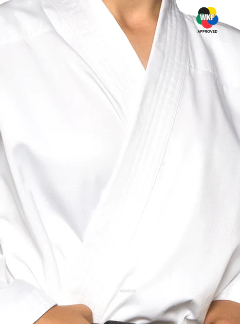 Karategi Daedo Shodan WKF - Uniforme Intermedia Kata e Kumite - Image 2