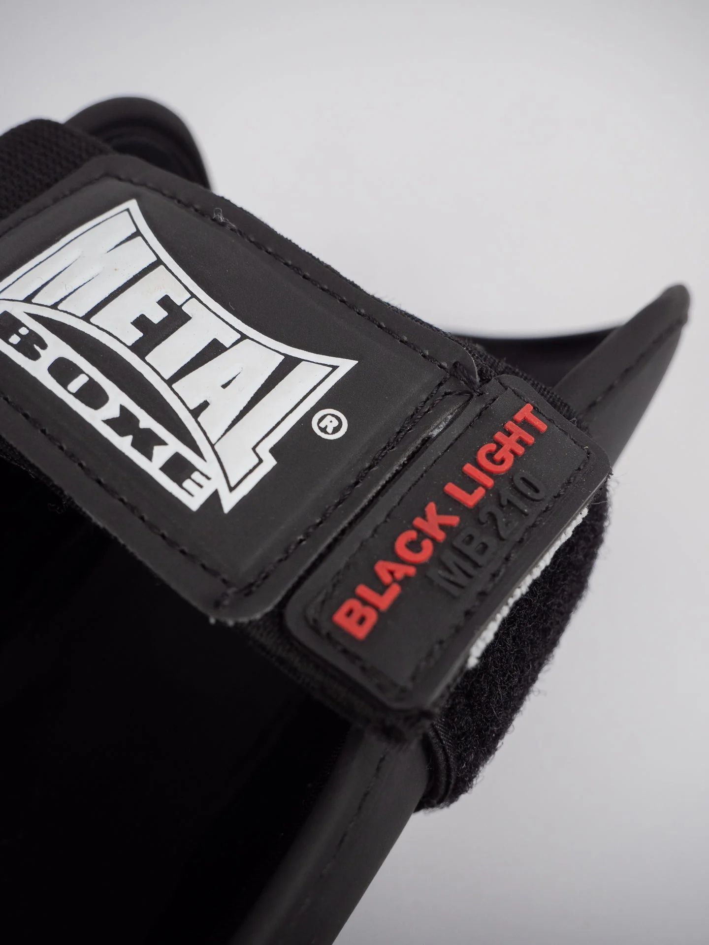 Paratibia PRO con Parapiede Staccabile Nero – Versatilità e Protezione - Image 3